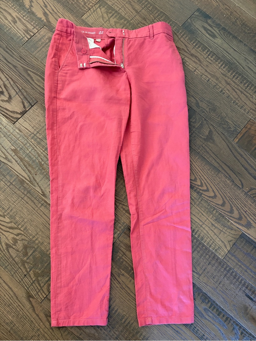 GAP Broken-In Straight Khaki Pants – Size 2